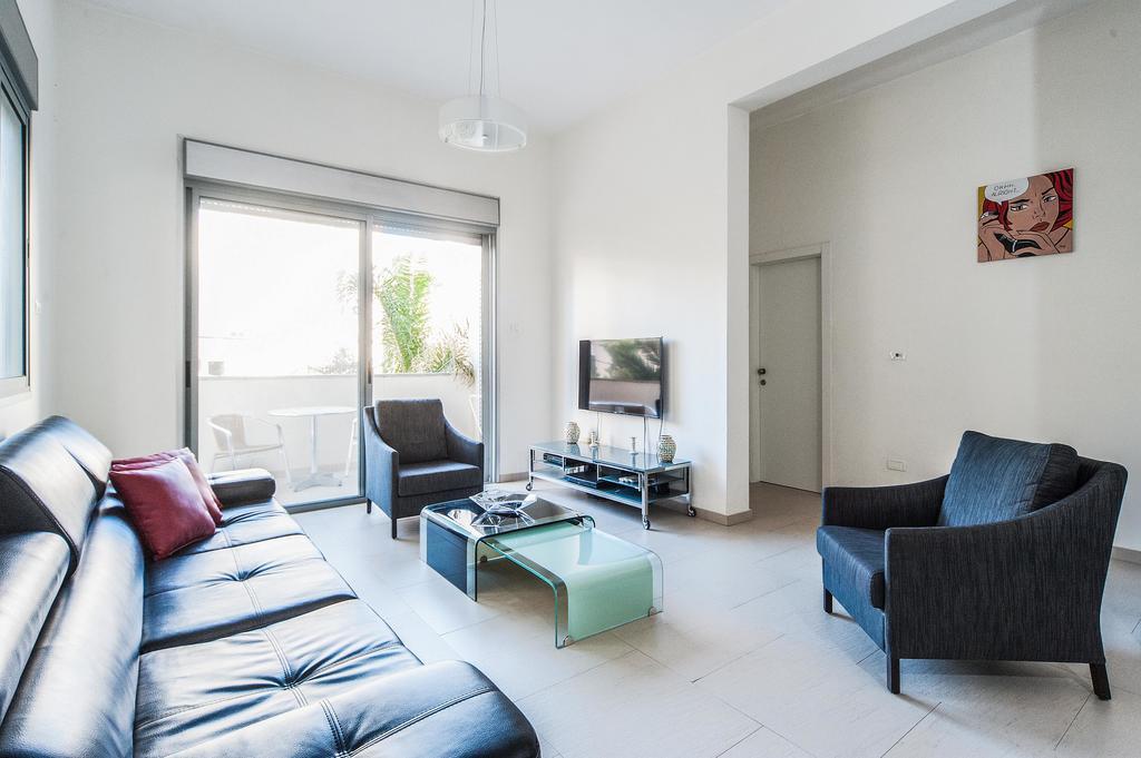 Lovely 1Bd W/ Private Balcony By Sea N' Rent Тель-Авив Экстерьер фото