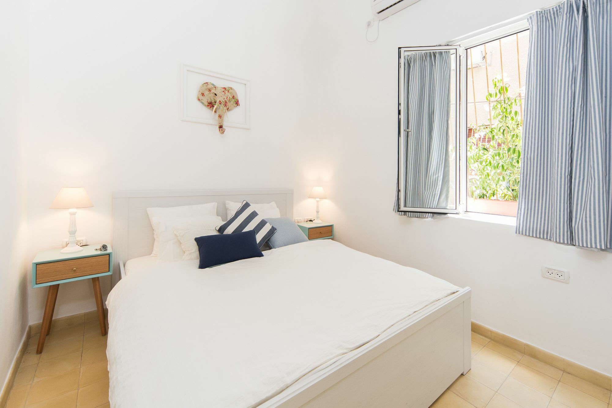 Lovely 1Bd W/ Private Balcony By Sea N' Rent Тель-Авив Экстерьер фото