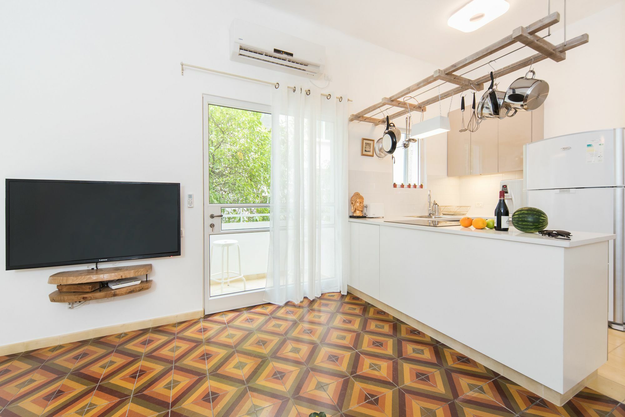 Lovely 1Bd W/ Private Balcony By Sea N' Rent Тель-Авив Экстерьер фото